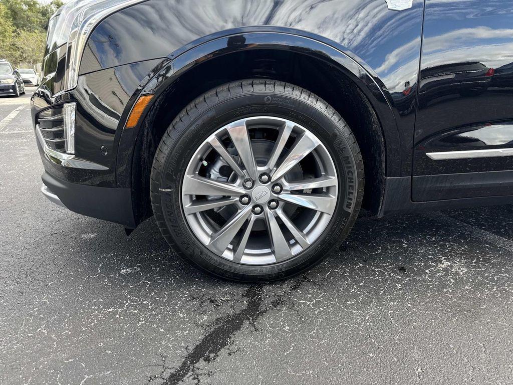 new 2025 Cadillac XT5 car, priced at $58,230