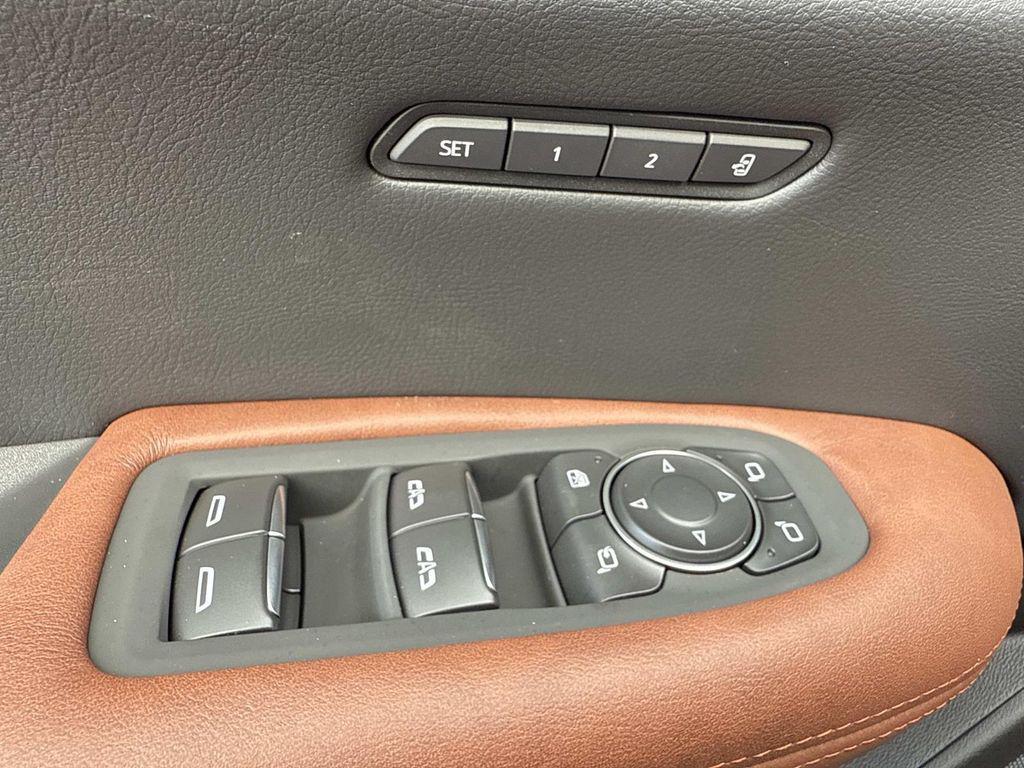 new 2025 Cadillac XT5 car, priced at $58,230