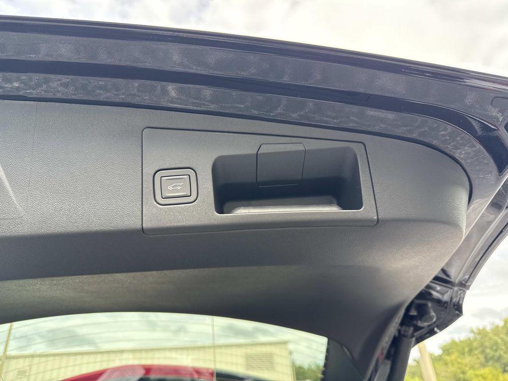 new 2025 Cadillac XT5 car, priced at $58,230