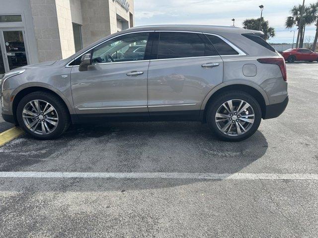 used 2022 Cadillac XT5 car, priced at $37,900