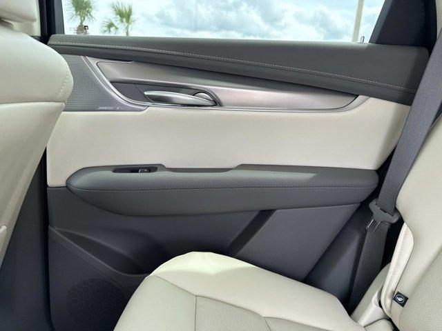 new 2025 Cadillac XT5 car, priced at $59,090