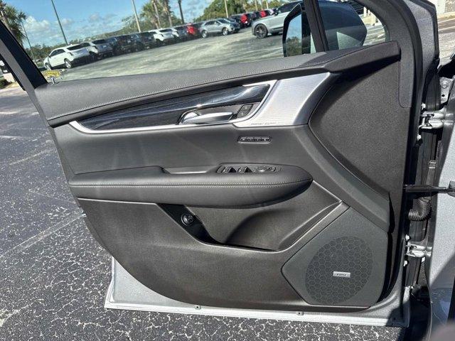new 2025 Cadillac XT5 car, priced at $57,720