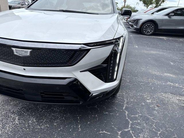 new 2025 Cadillac OPTIQ car, priced at $60,715