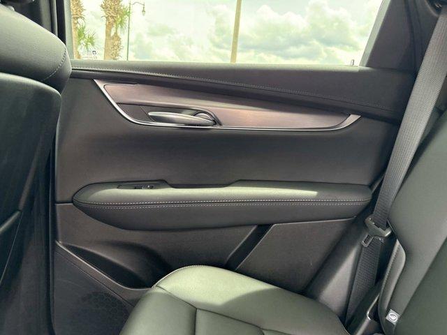 new 2025 Cadillac XT5 car, priced at $45,690