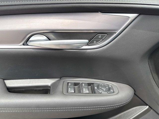 new 2025 Cadillac XT5 car, priced at $45,690