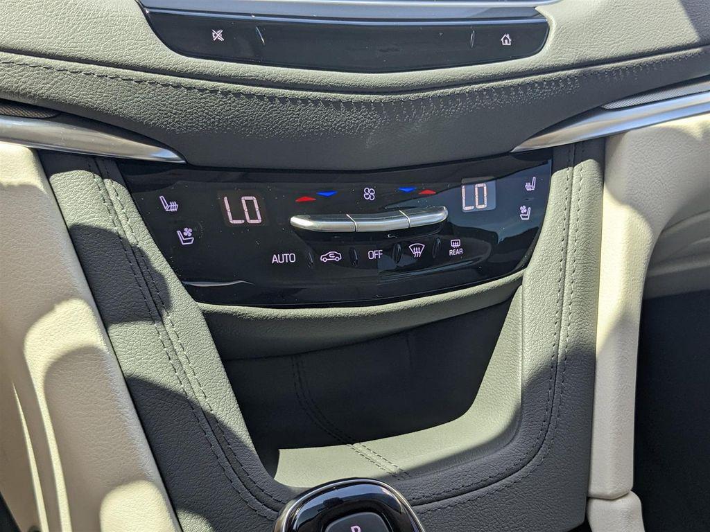 new 2025 Cadillac XT5 car, priced at $58,090