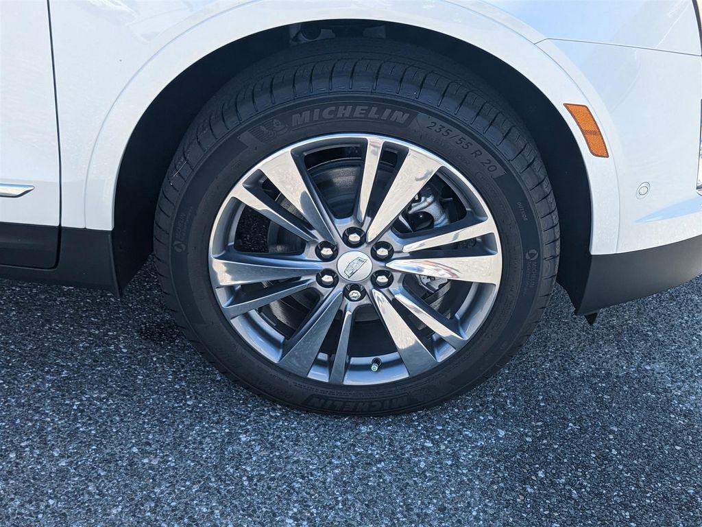 new 2025 Cadillac XT5 car, priced at $58,090