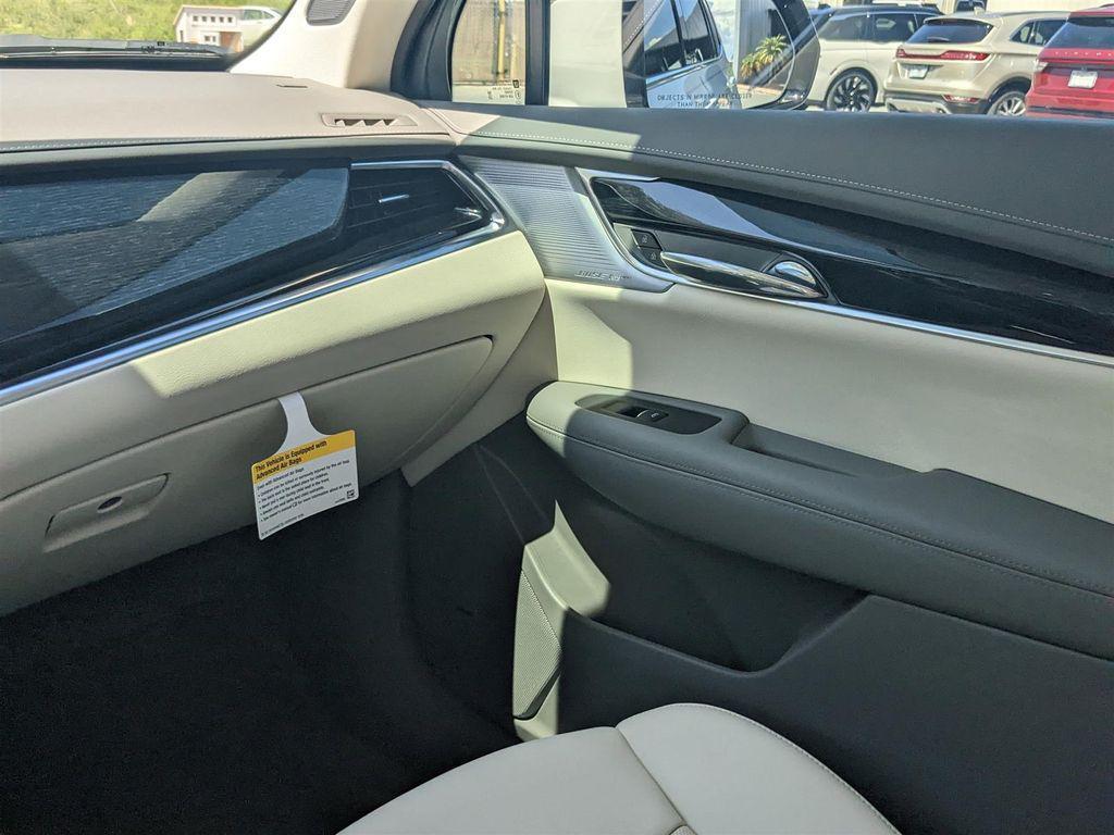 new 2025 Cadillac XT6 car, priced at $63,915