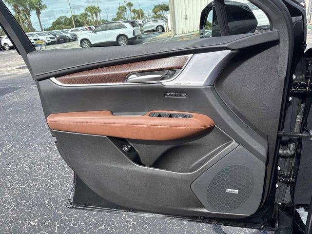 new 2025 Cadillac XT5 car, priced at $58,230