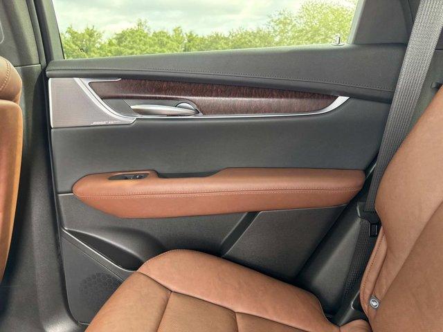 new 2025 Cadillac XT5 car, priced at $58,230
