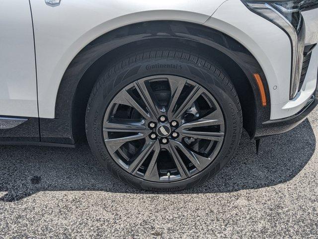 new 2025 Cadillac OPTIQ car, priced at $58,795
