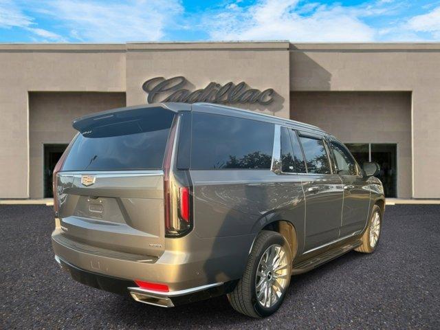 used 2022 Cadillac Escalade ESV car, priced at $71,900