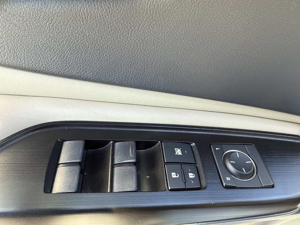 used 2019 Lexus ES 350 car, priced at $31,900