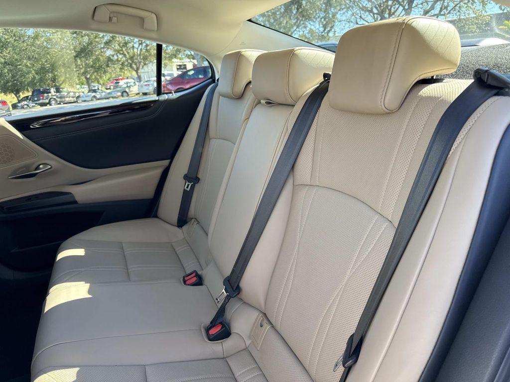 used 2019 Lexus ES 350 car, priced at $31,900