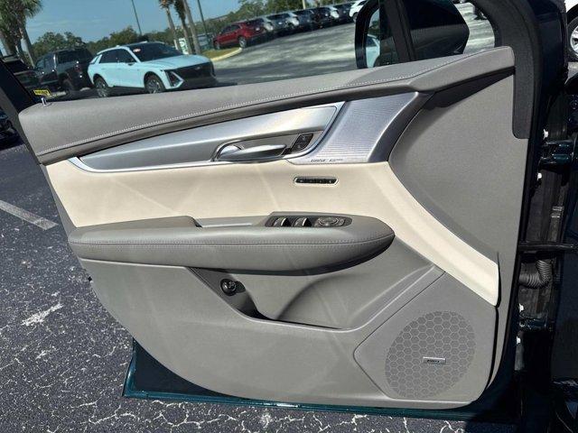 new 2025 Cadillac XT5 car, priced at $56,290