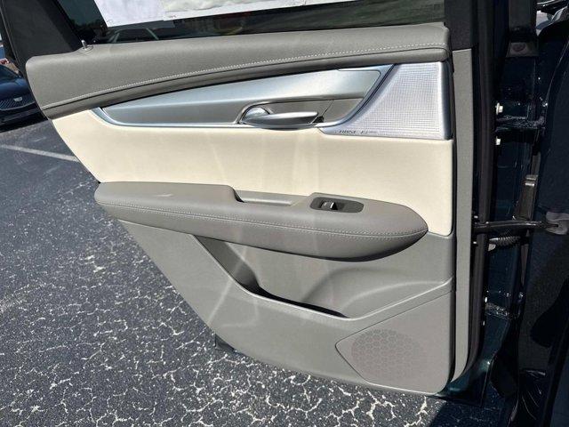 new 2025 Cadillac XT5 car, priced at $56,290