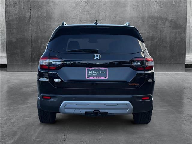 new 2025 Honda Pilot car, priced at $50,850