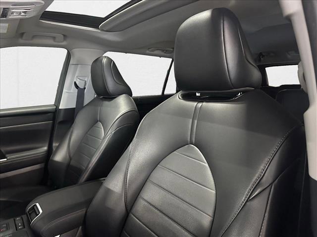 used 2021 Toyota Highlander car, priced at $30,295