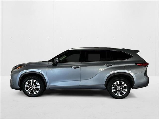 used 2021 Toyota Highlander car, priced at $30,295