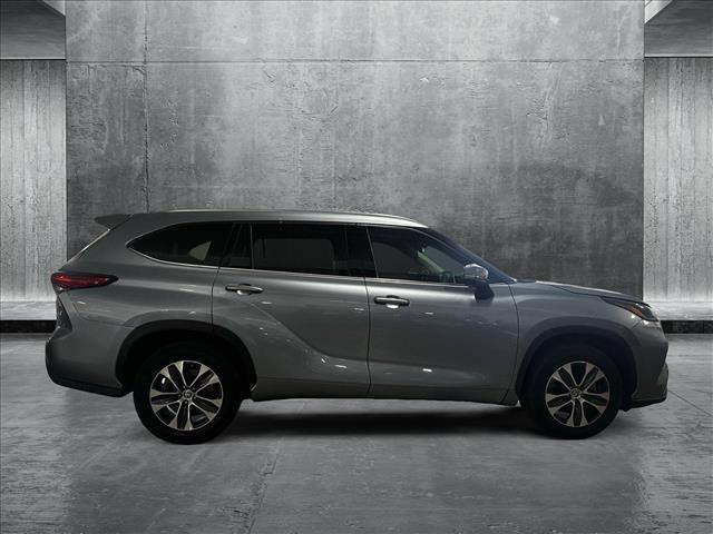used 2021 Toyota Highlander car, priced at $36,696