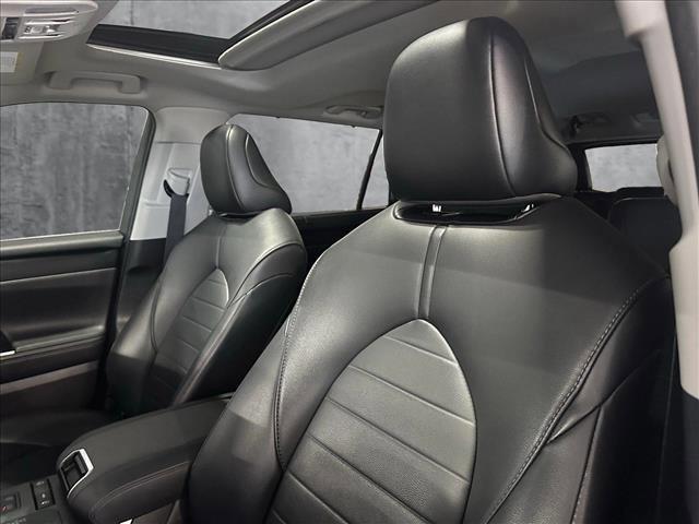 used 2021 Toyota Highlander car, priced at $36,696