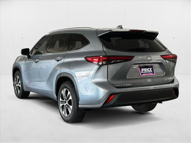 used 2021 Toyota Highlander car, priced at $30,295