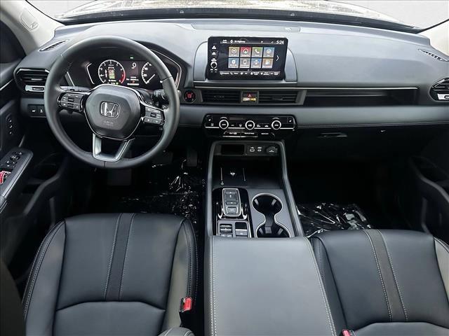 new 2025 Honda Pilot car, priced at $49,673