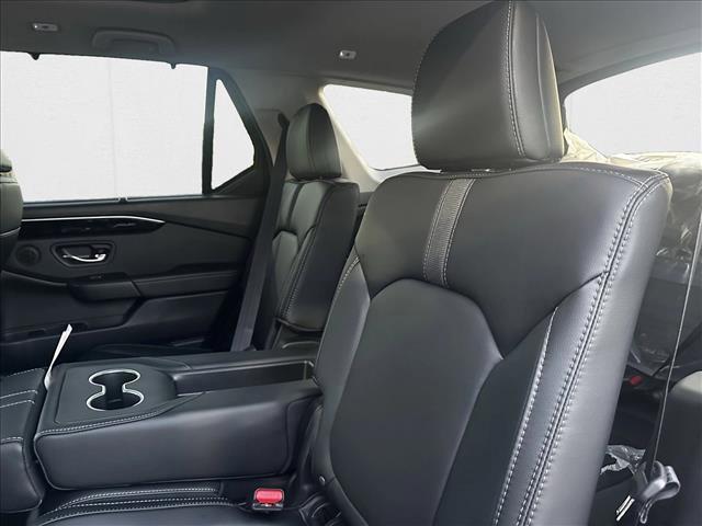 new 2025 Honda Pilot car, priced at $49,673