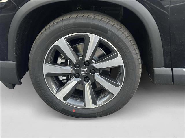 new 2025 Honda Pilot car, priced at $47,313