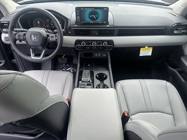 new 2025 Honda Pilot car, priced at $44,950