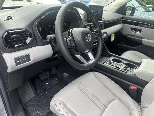 new 2025 Honda Pilot car, priced at $44,950