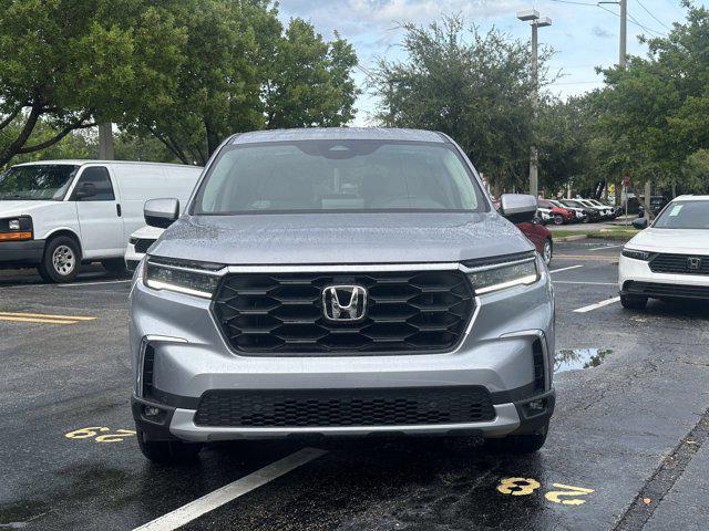 new 2025 Honda Pilot car, priced at $44,950