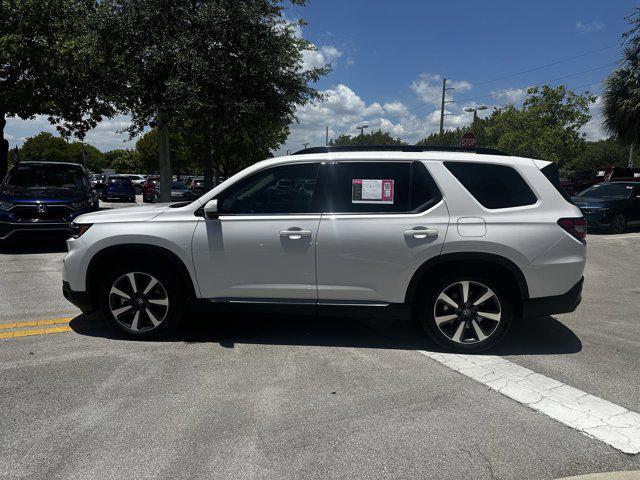 used 2025 Honda Pilot car, priced at $44,366