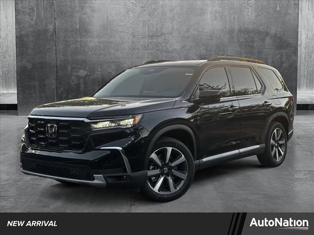 new 2025 Honda Pilot car, priced at $49,680