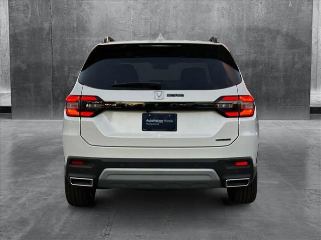 new 2025 Honda Pilot car, priced at $49,405