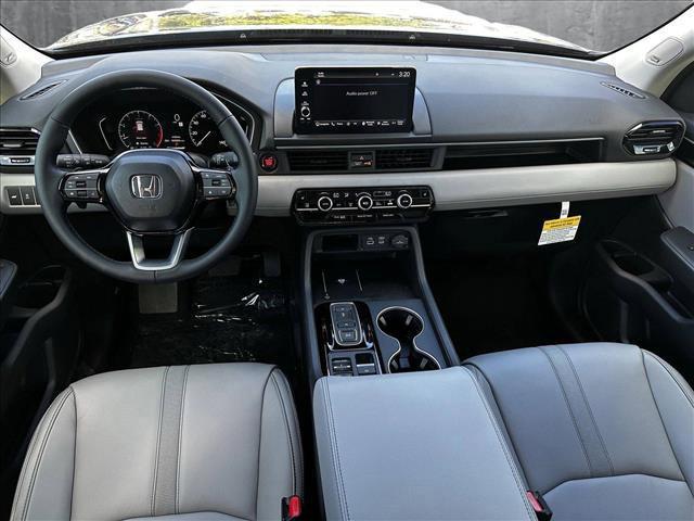 new 2025 Honda Pilot car, priced at $48,950