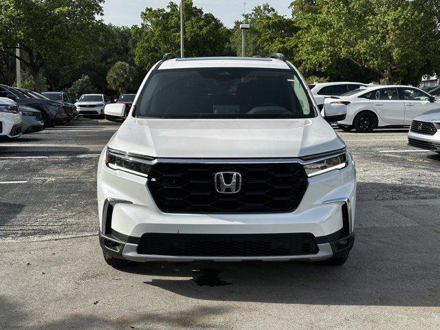 new 2025 Honda Pilot car, priced at $53,405