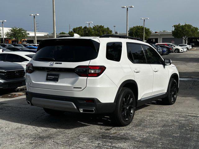 new 2025 Honda Pilot car, priced at $53,405