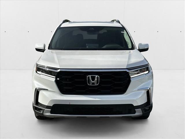 new 2025 Honda Pilot car, priced at $50,280