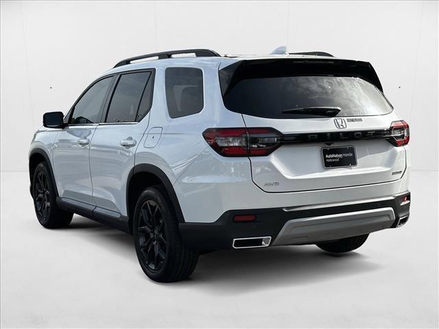 new 2025 Honda Pilot car, priced at $50,280