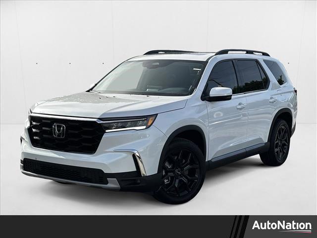 new 2025 Honda Pilot car, priced at $50,280