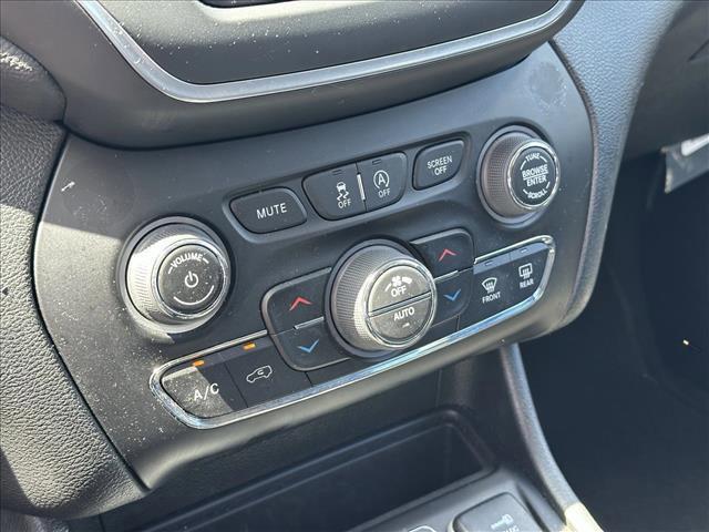 used 2023 Jeep Cherokee car, priced at $22,998