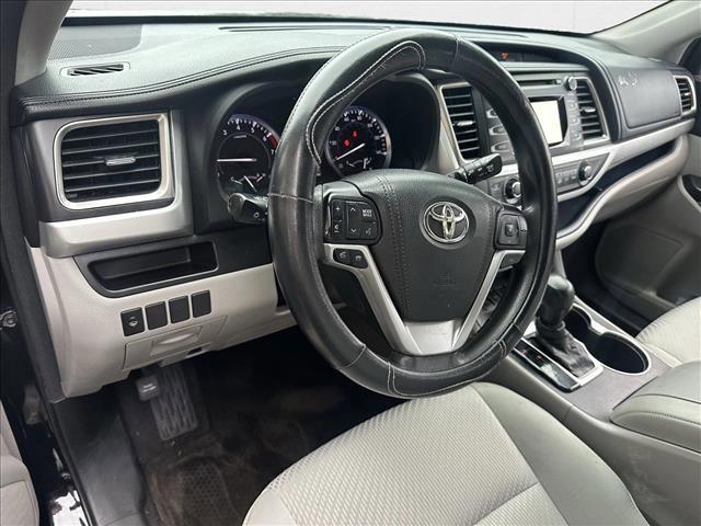 used 2016 Toyota Highlander car, priced at $13,664