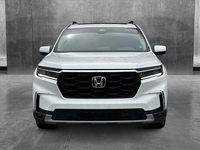 new 2025 Honda Pilot car, priced at $54,985