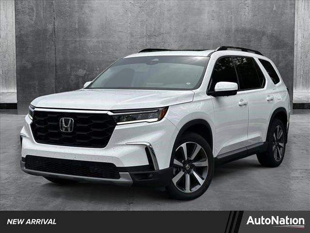new 2025 Honda Pilot car, priced at $54,985