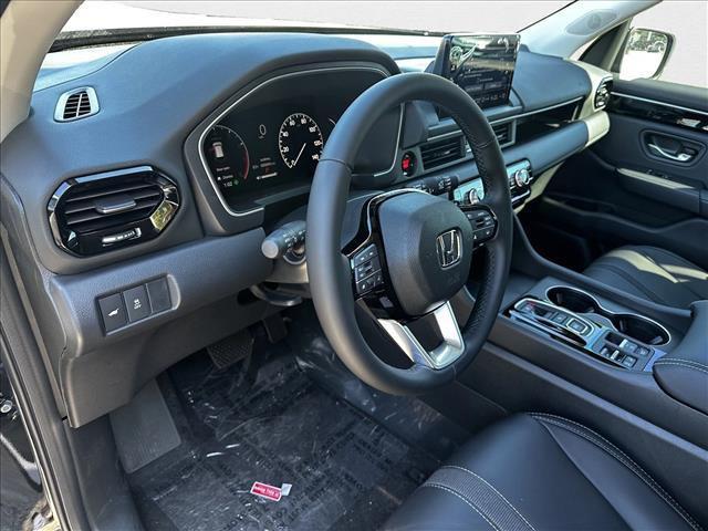 new 2025 Honda Pilot car, priced at $45,428