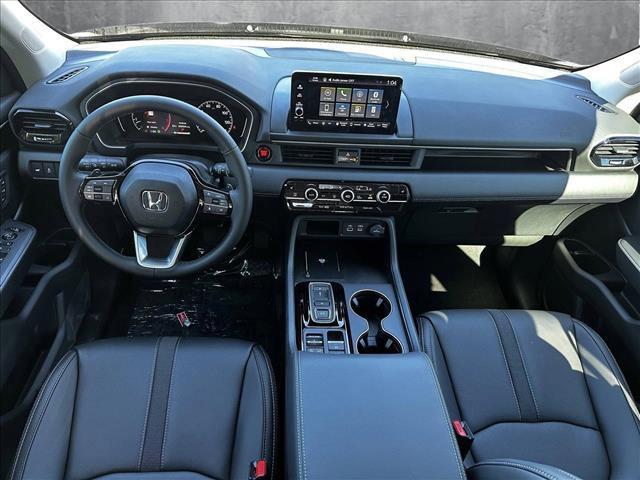 new 2025 Honda Pilot car, priced at $48,235