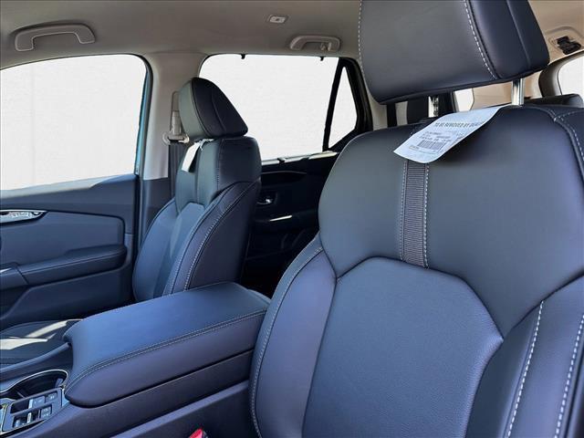 new 2025 Honda Pilot car, priced at $45,428