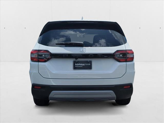 new 2025 Honda Pilot car, priced at $45,428