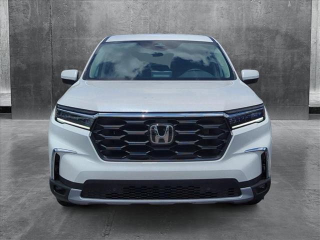 new 2025 Honda Pilot car, priced at $48,235